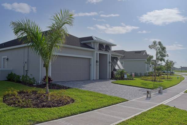 Best Commercial Driveway Paving in Violet, LA